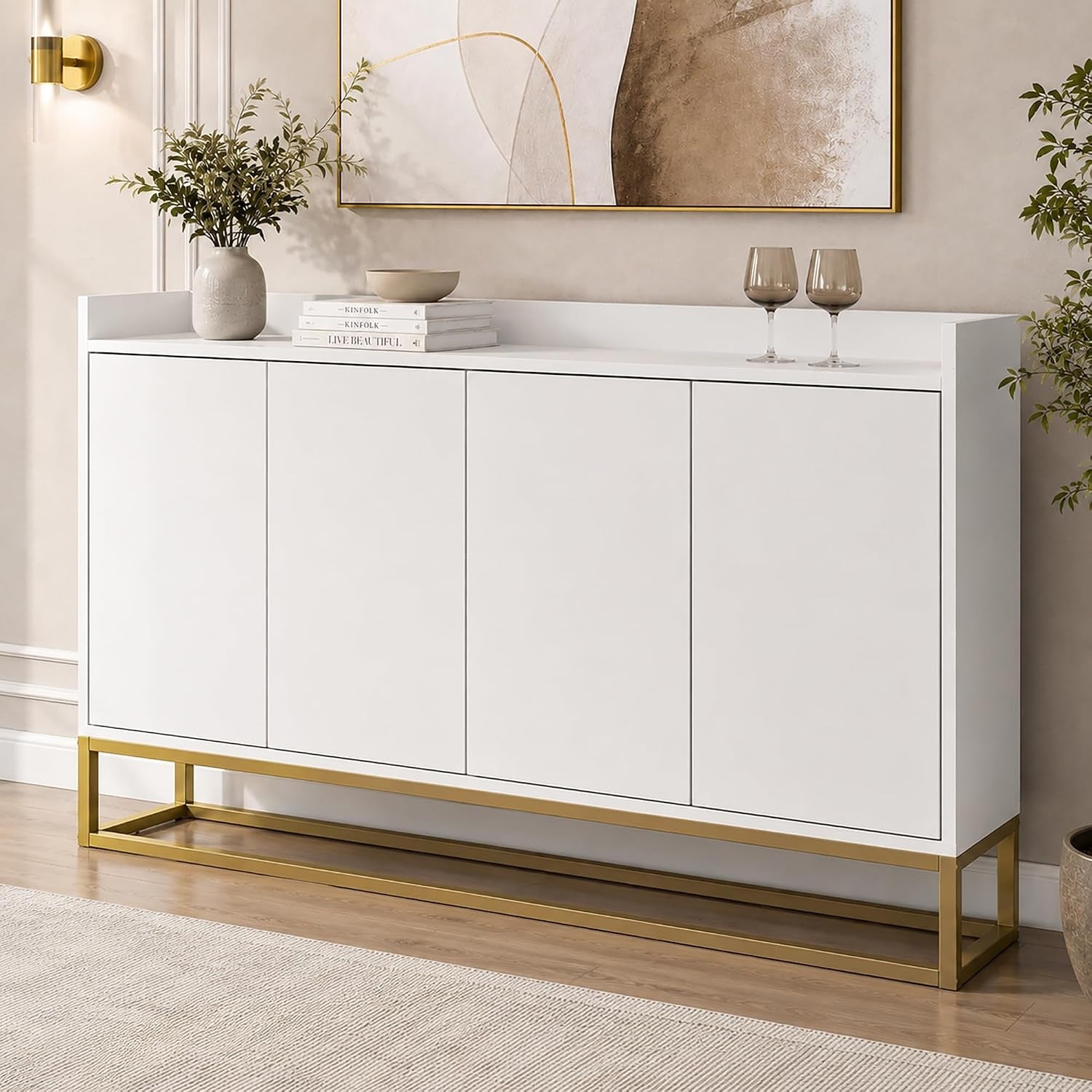Commode blanche 120 cm avec quatre espaces fermes, pieds metalliques et etageres reglables pour maison