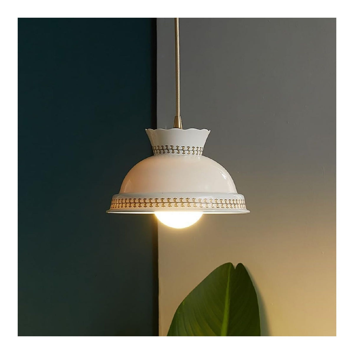 Eclairage Blanc et Dore contemporain en version suspension 40 W E27